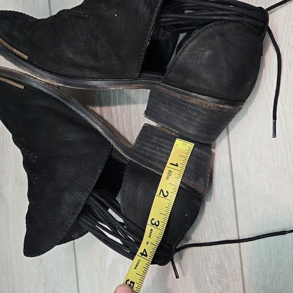 Free People Women Cut Out Side Black Suede Ankle Boots Shoes Sz 37/6.5-7 - Picture 9 of 14